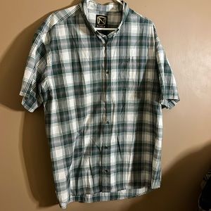 Casual short sleeved button down shirt B2